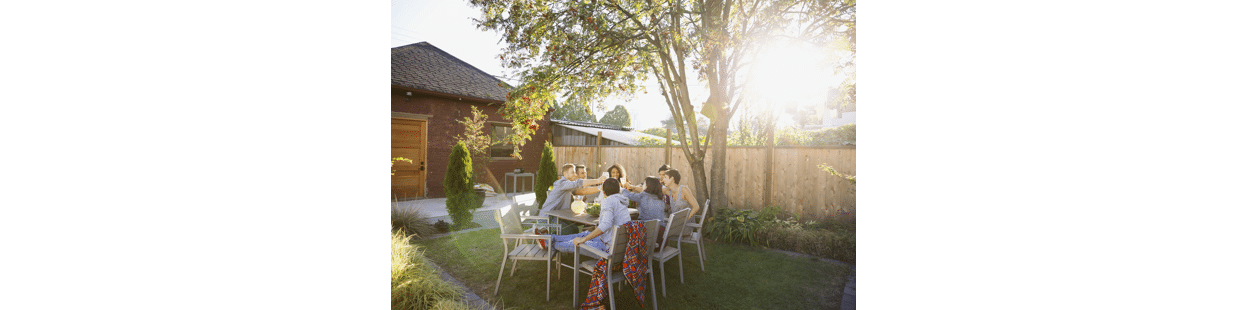 Vacances des vingtenaires : avec les parents ou entre potes