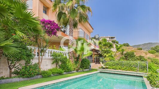 Maison à vendre                 à Mandelieu-la-Napoule                 - Centre-ville