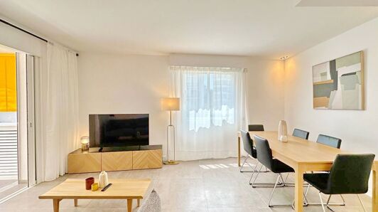 Appartement à vendre                 à Cannes                 - Pointe Croisette