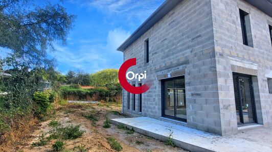 Maison à vendre, 130m², Pont-Évêque