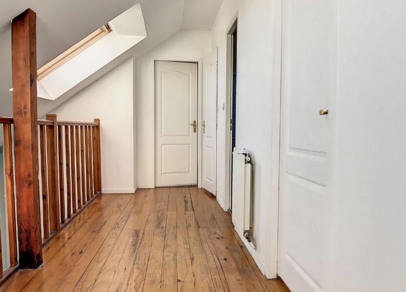 Appartement a louer - 4 pièce(s) - 107.24 m2 - Surfyn