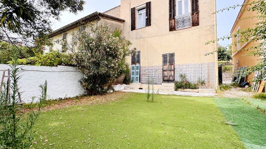 Maison à vendre                 à Cannes                 - Pointe Croisette