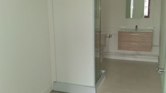 Maison à louer, 53m², Surville
