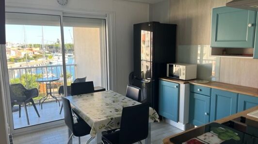 Appartement à louer à Agde - La Ville vignette-5