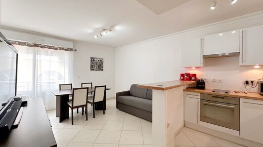 Appartement à vendre                 à Cannes                 - Pointe Croisette