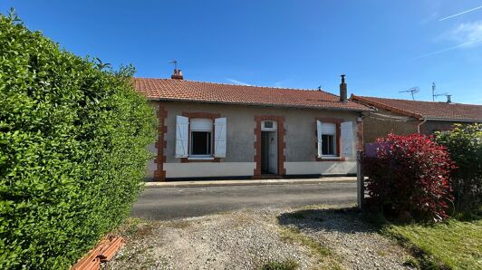 Maison à vendre à Roumazières-Loubert