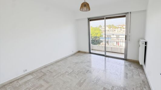 Maison à louer, 41m², Antibes