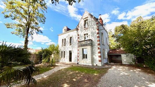 Maison à louer, 219m², Périgueux